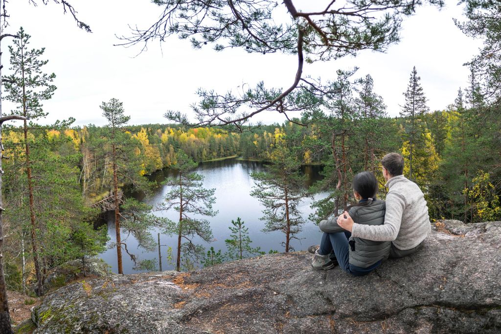 Helsinki: Wanderung im Nuuksio-Nationalpark mit Mittagessen am Lagerfeuer