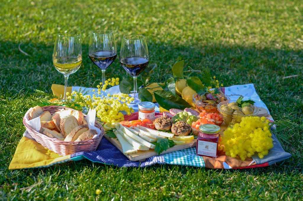 Partinico: Farm Augustali Winery Tour mit Picknick und Verkostung