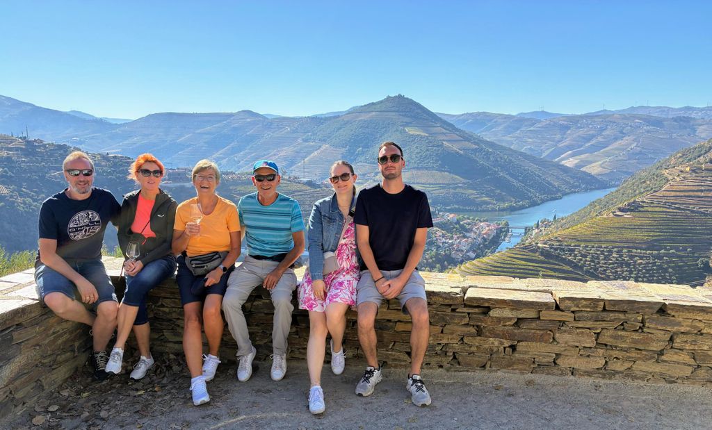 Porto: Douro-Tal Weintour in Kleingruppe mit Bootsfahrt, Wein & Essen