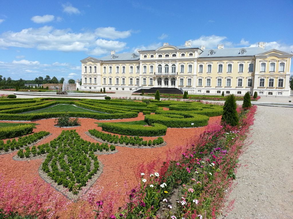 Vilnius: Berg der Kreuze, Schloss Rundale, Burg Bauska