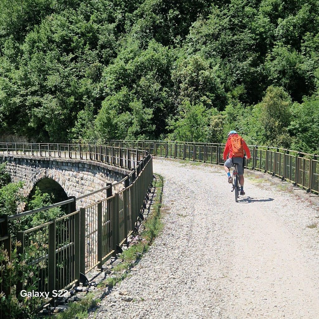 Spoleto: E-Bike-Tour auf der alten Bahnstrecke Spoleto–Norcia