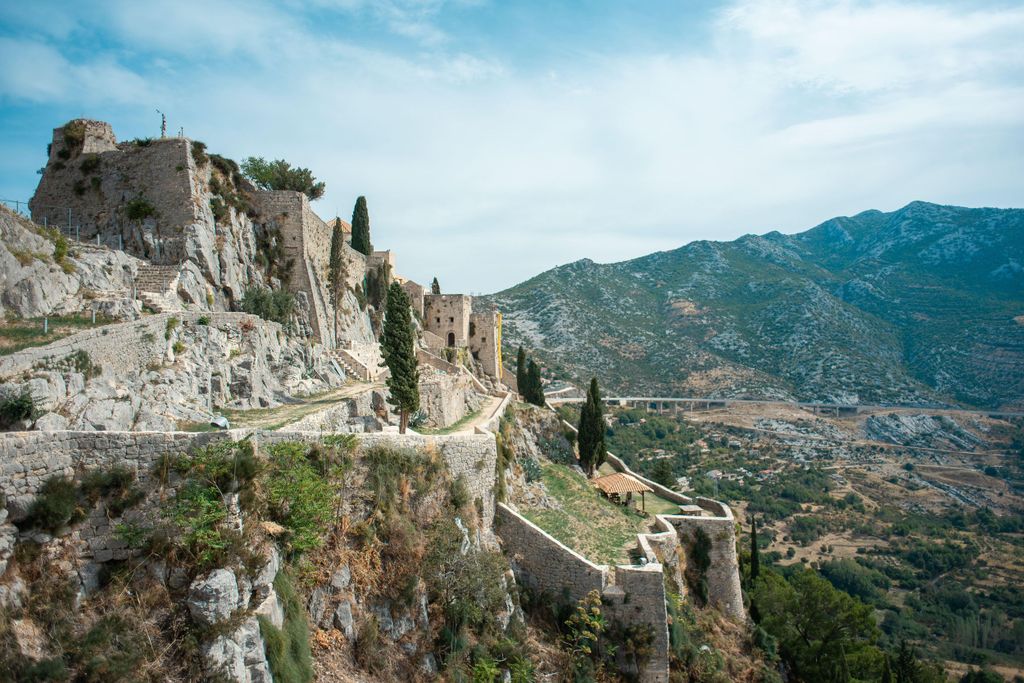 Split: Private Tour zur Festung Klis und zur Vranjača-Höhle