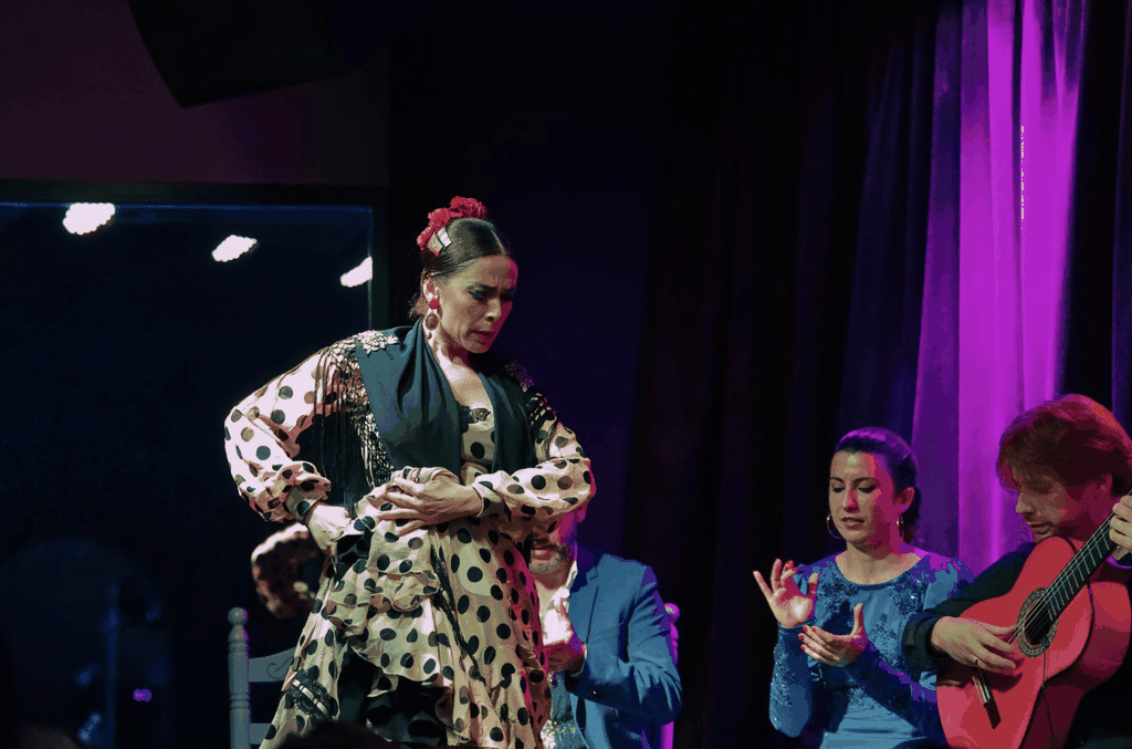 Alicante: Einzigartiges Flamenco-Erlebnis mit Tapas-Menüoption