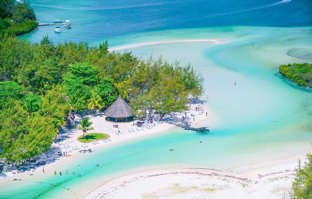 Mauritius: Katamaran-Kreuzfahrt zur Ile Aux Cerfs mit BBQ-Mittagessen