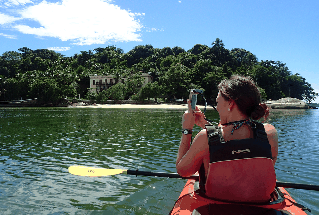 Die Bucht von Paraty: Halbtägige Mangroven- und Strandtour mit dem Kajak