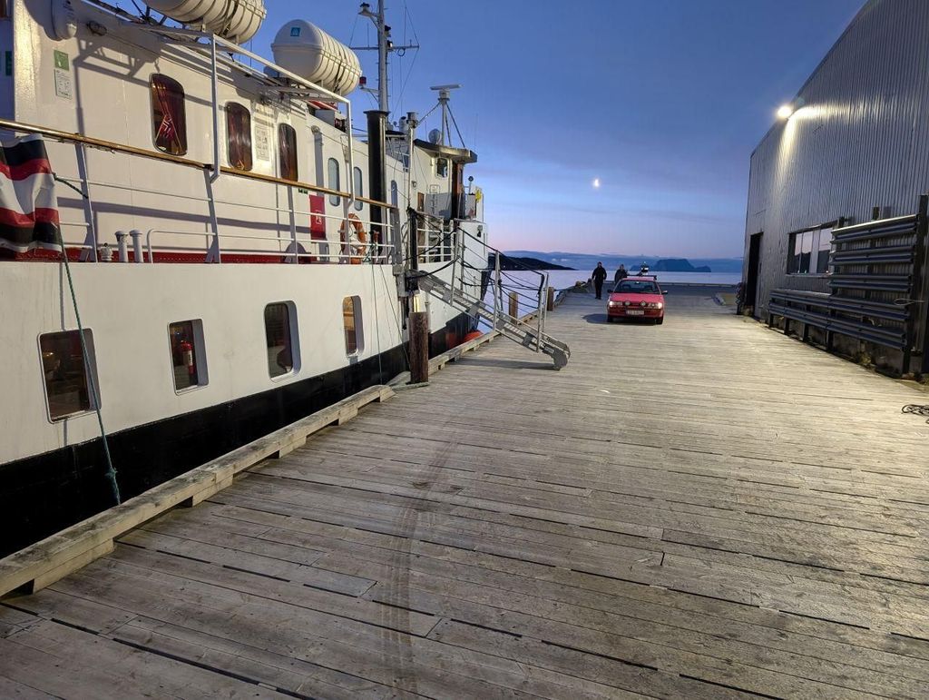 Tromsø: Dinner-Bootsfahrt mit möglichem Nordlicht