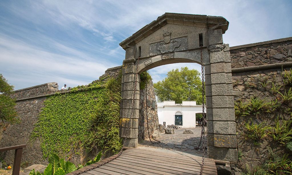 Von Montevideo: Ganztagestour nach Colonia Sacramento mit Guide