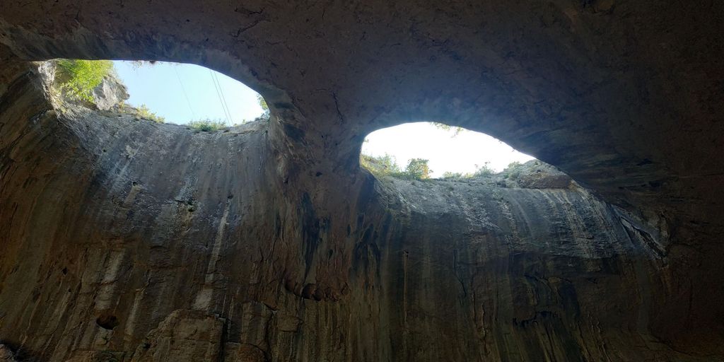 Von Veliko Tarnovo: Gottesaugen & Saeva-Höhlen, Panega-Trail