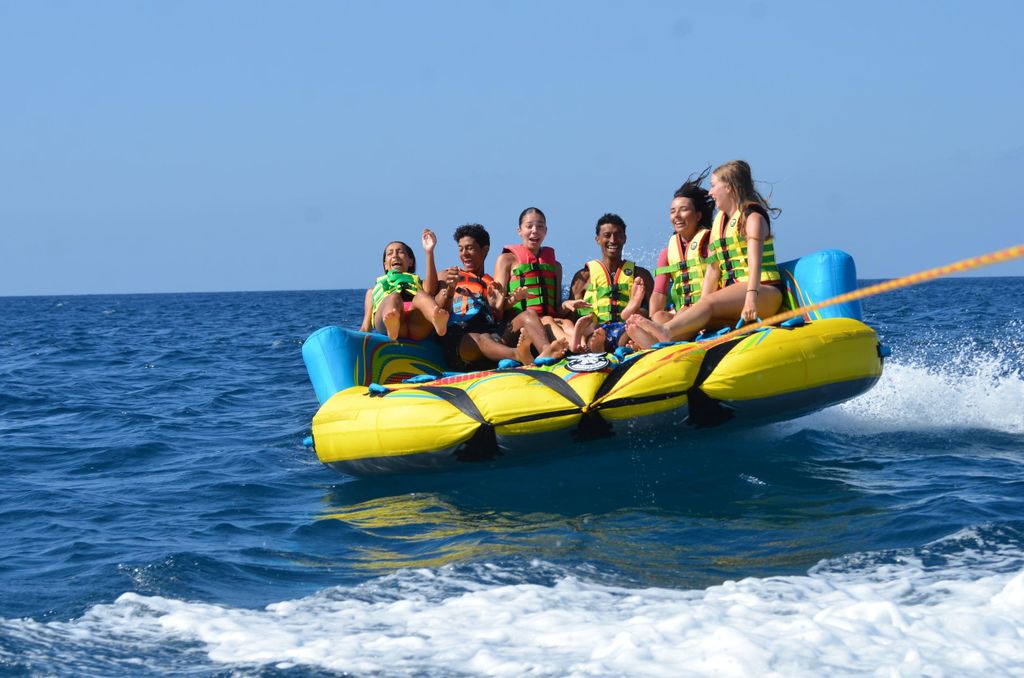 Santorin: Wasser-Tubing-Erlebnis am St. George Beach
