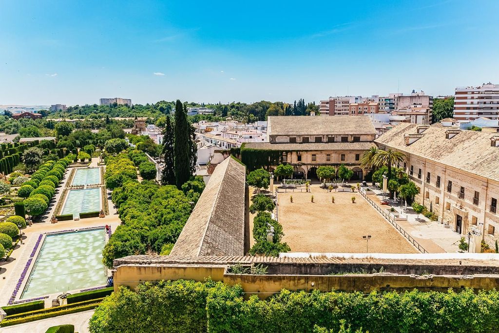 Córdoba: Tour durch das jüdische Viertel, die Moschee und den Alcázar