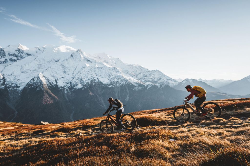 Blick auf die Gletscher von Chamonix mit dem E-Bike