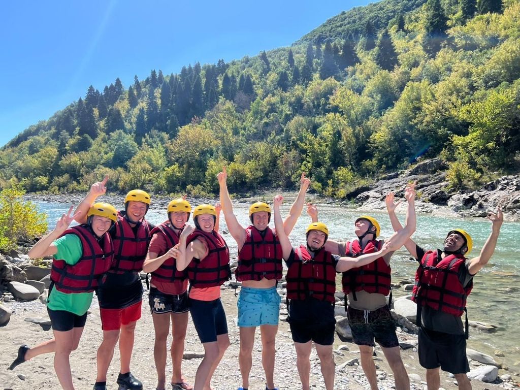 Abenteuer: Vjosa-Rafting & Permet-Thermalquellen ab Saranda
