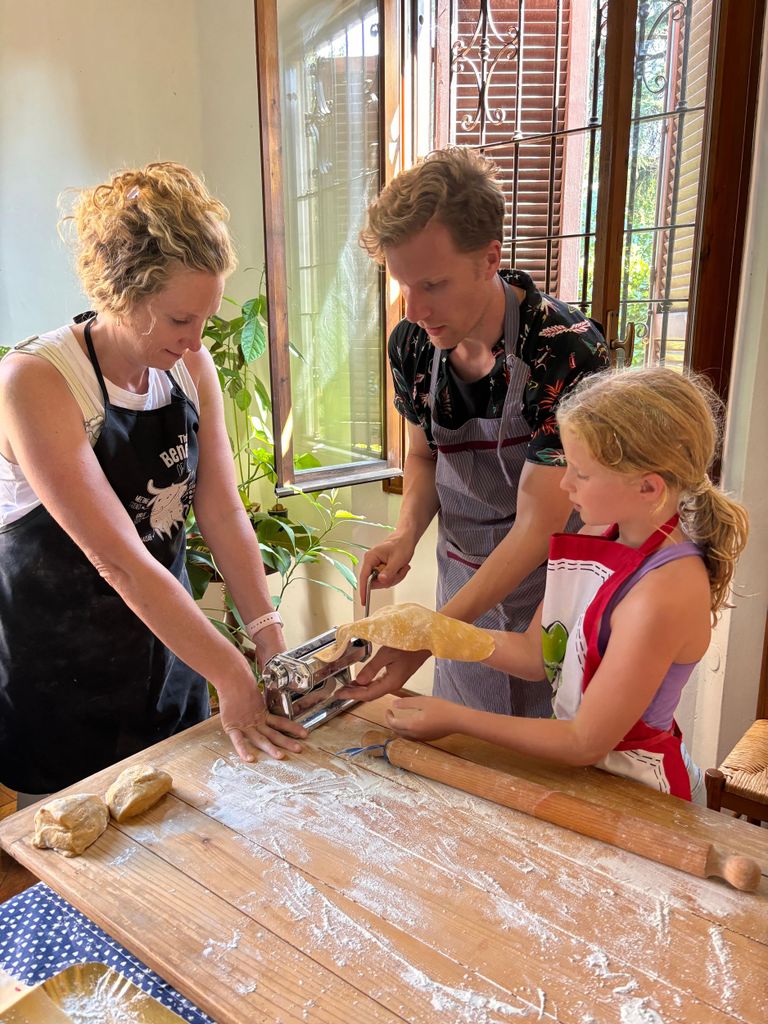Reggio Emilia: Verkostung lokaler Käsesorten & Tortelli-Kochkurs