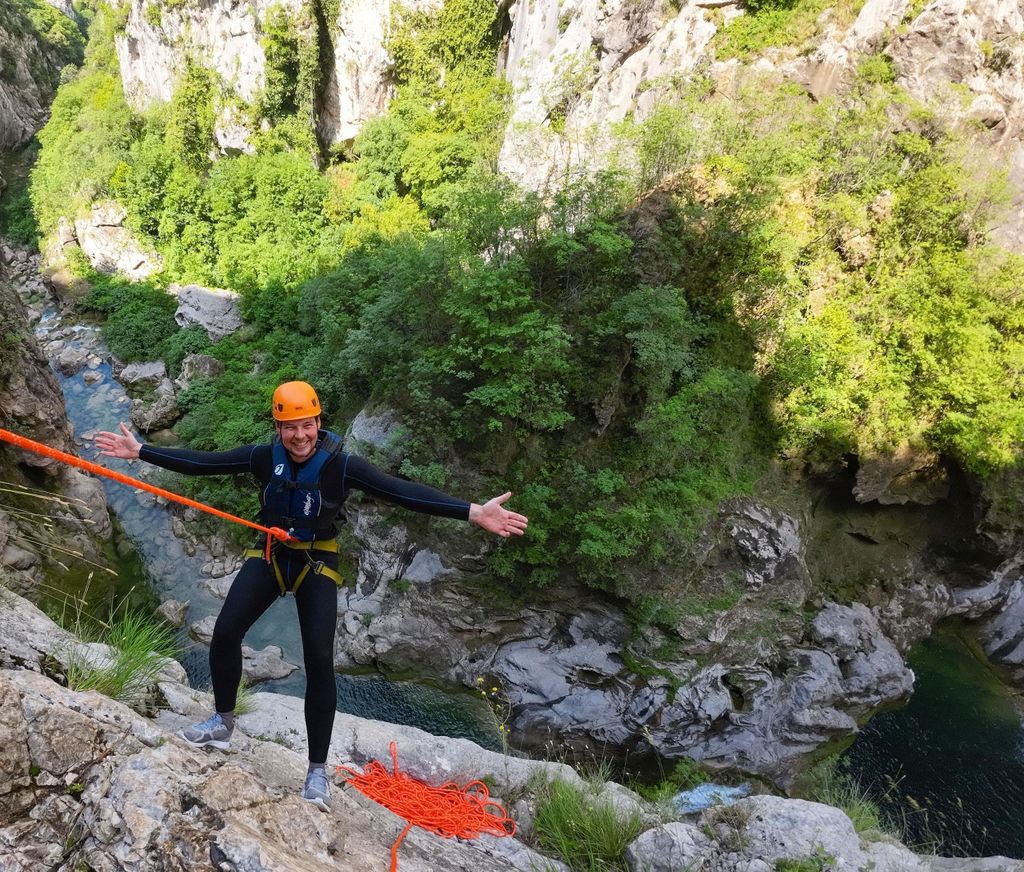 Iz Omisa: Extremni Canyoning na rijeci Cetini/ Kostenlose Fotos