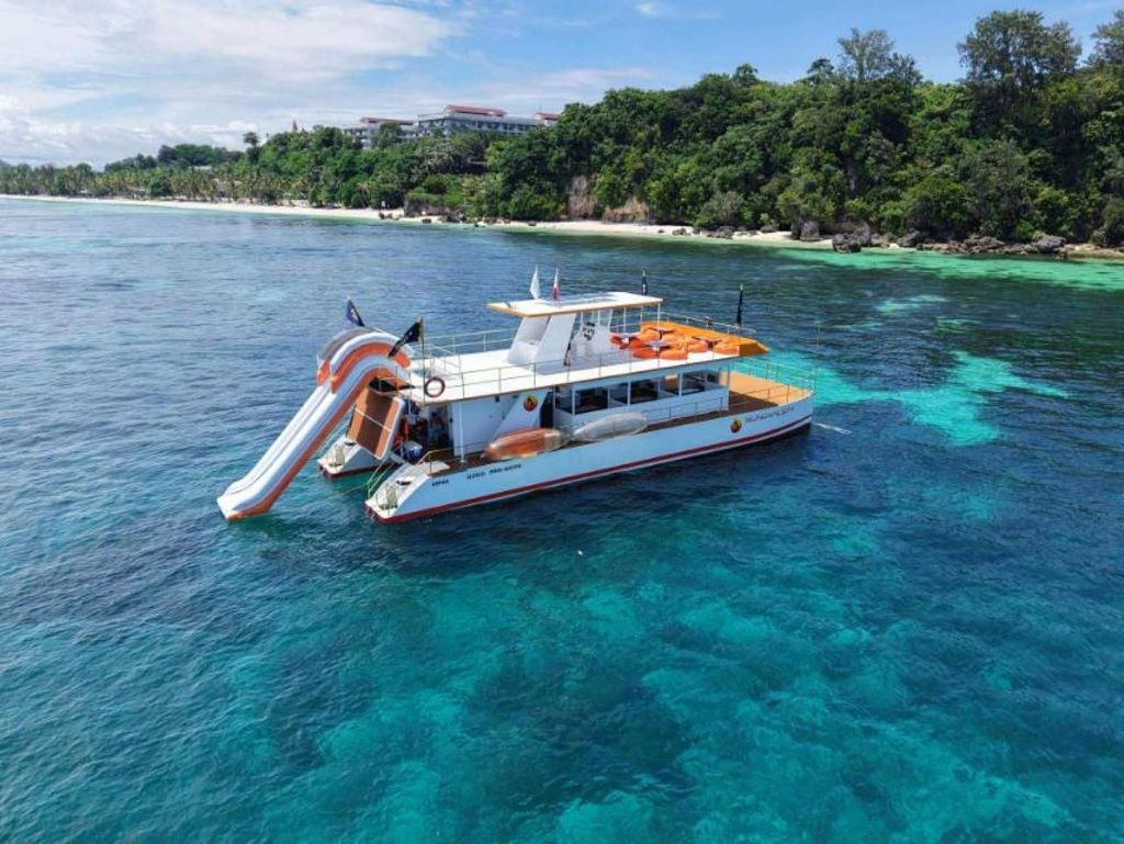 Epische Yachtparty auf Boracay von Sundancer