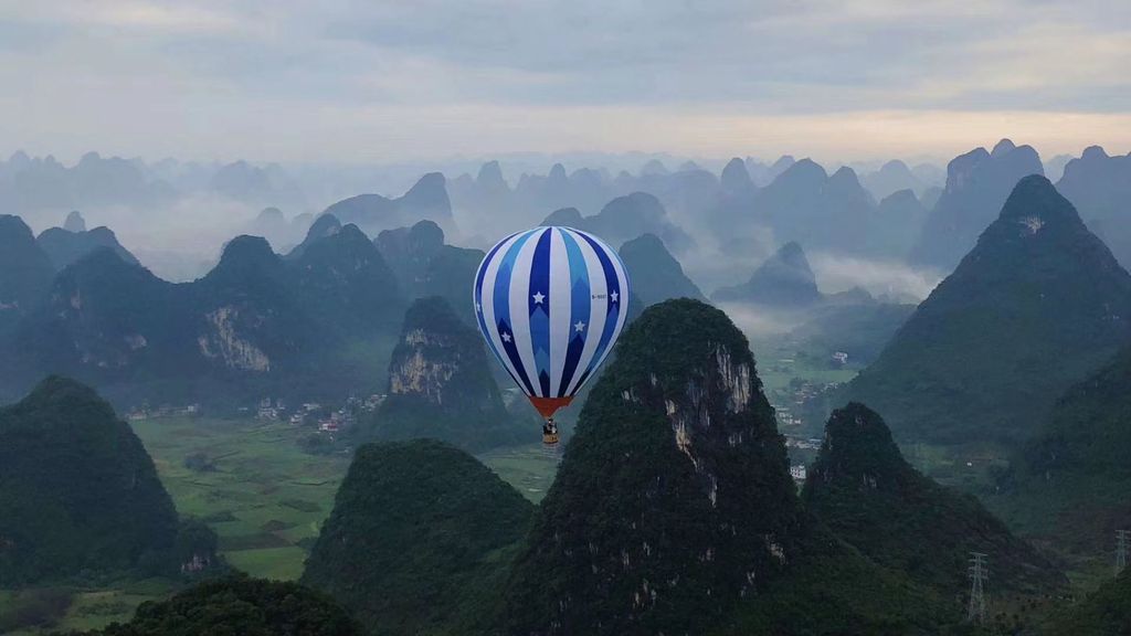 Yangshuo Heißluftballon Tour bei Sonnenaufgang oder Sonnenuntergang