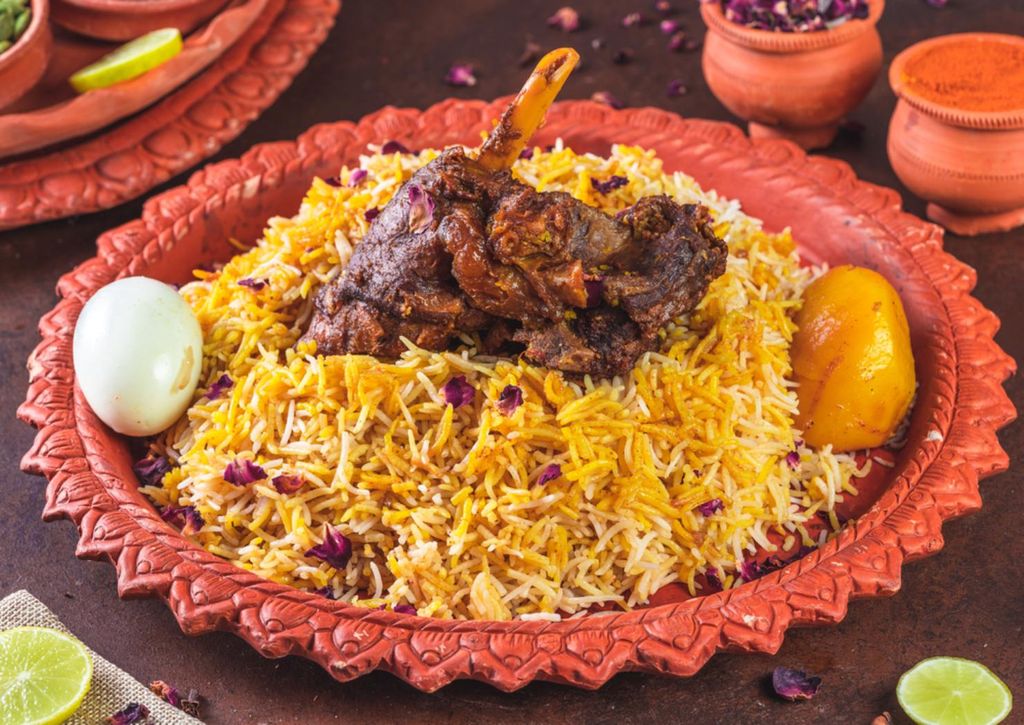 Aromen von Lucknow: Geführte Foodtour mit Verkostung und ortskundigem Guide