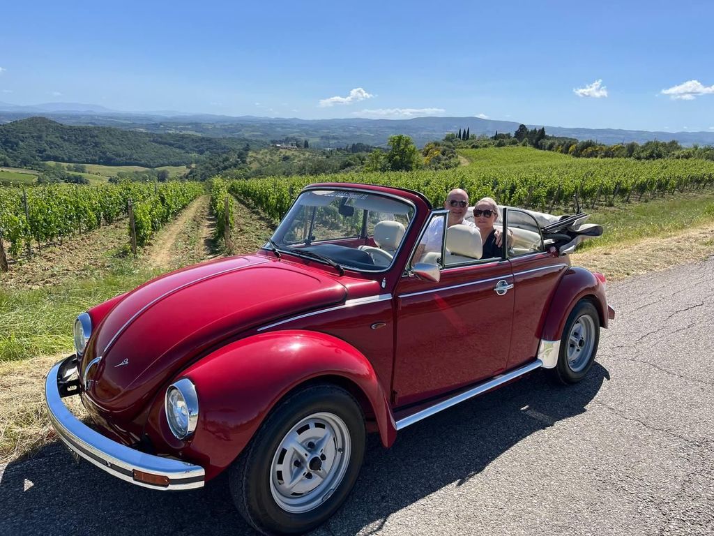 Originelle private Toskana-Tour mit einem Oldtimer-Käfer und Wein