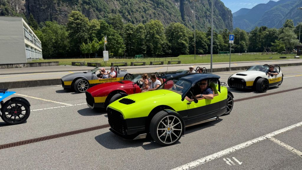 Ascona: Fahrt mit einem 3 rädrigen Vanderhall (Roadster) durch die Täler