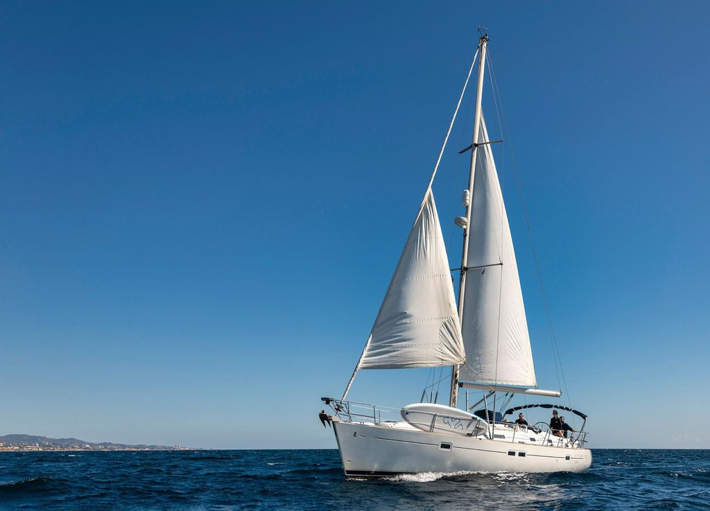 Marbella: Privater Segelboot-Charter mit Skipper