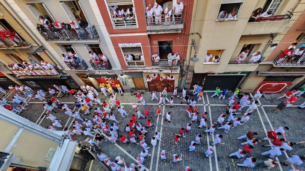 Stiere von Pamplona: Balkonblick & Gourmetfrühstück