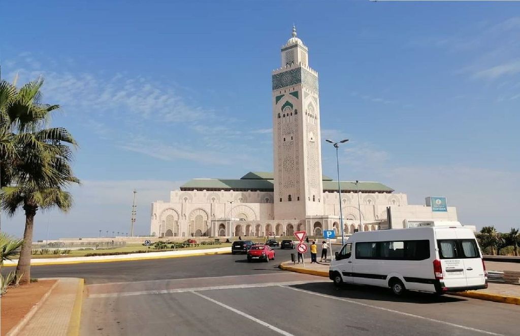 Von Fez: Privater 1-Weg-Transfer nach Casablanca
