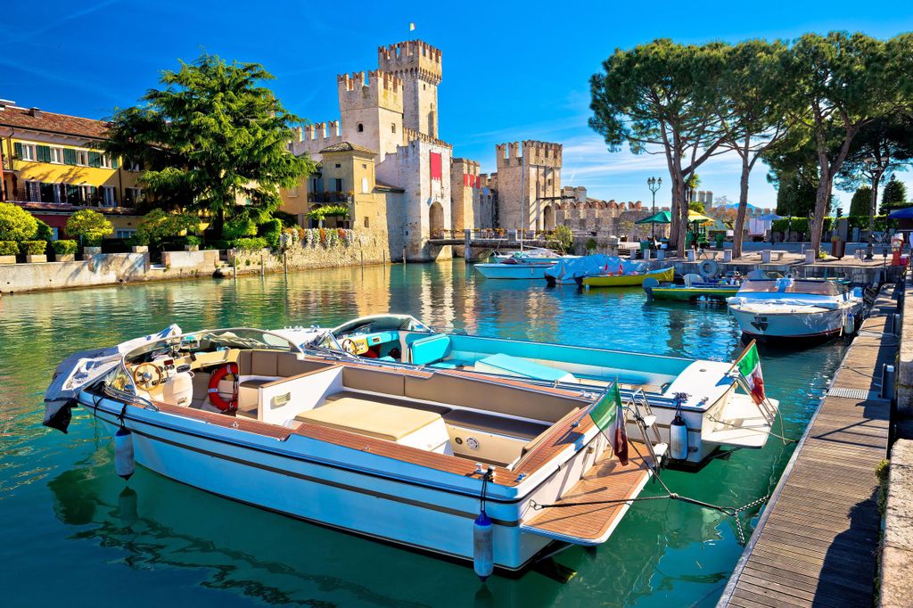 Von Mailand aus: Verona, Sirmione, Gardasee Private Bootsfahrt