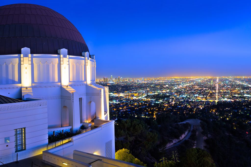 Blick vom Griffith Observatory auf das nächtliches Los Angeles