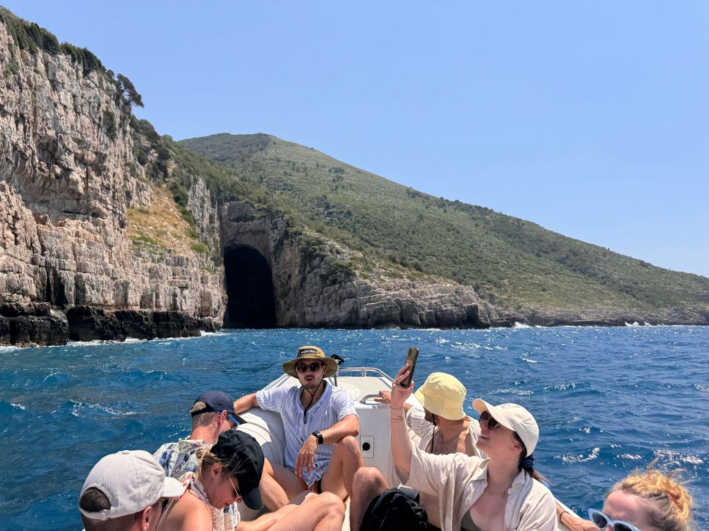 Vlore: Schnellboot zur Insel Sazan, Haxhi Ali Höhle & Karaburun