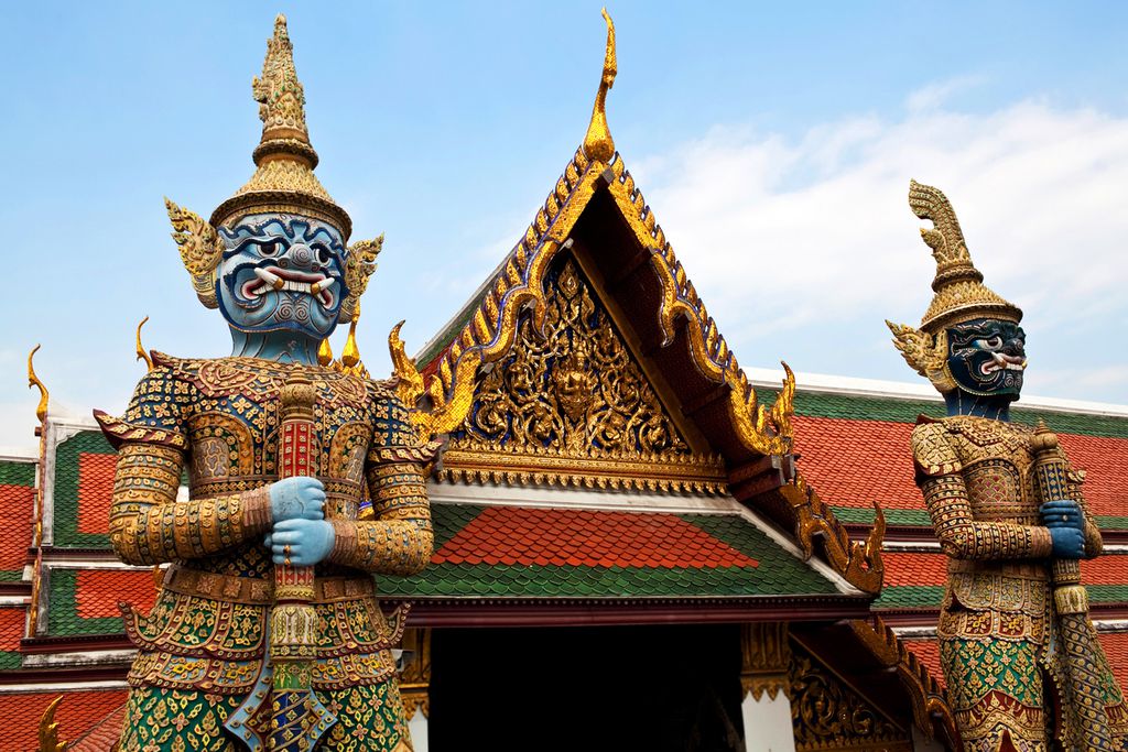 Dämonen-Statuen im Tempel Wat Phra Kaeo