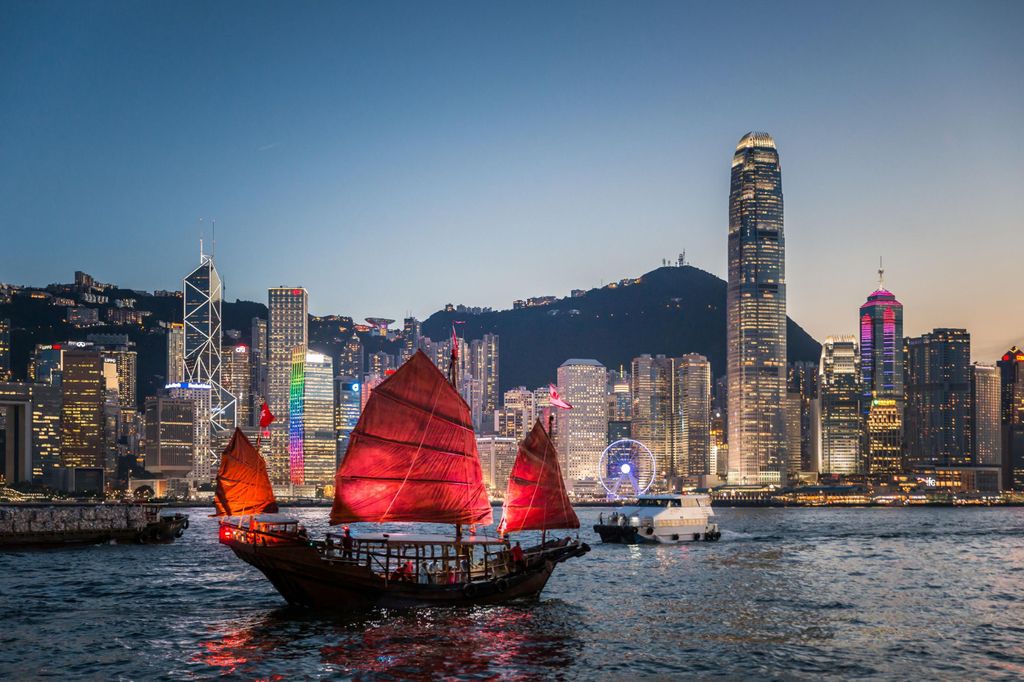 Hongkong: Dukling, antike Bootstour im Victoria Harbour