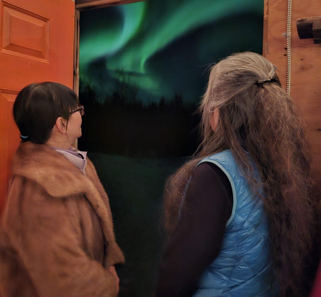 Von Yellowknife aus: Aurora Borealis Tour mit gemütlicher Hüttenbasis