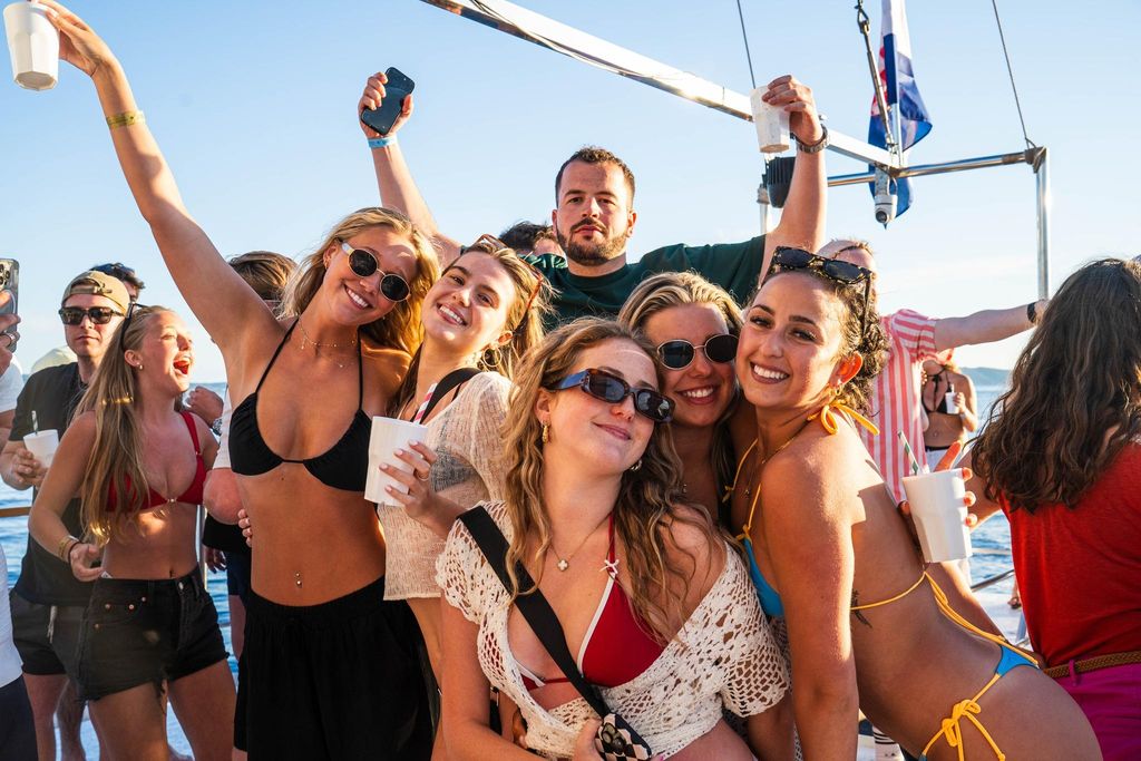 Split: Blaue Lagune Bootsparty, DJs, Schwimmen, Shots & AfterParty