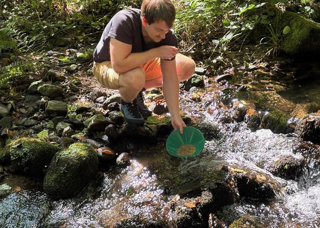 Mannheim: Goldwaschen mit lokalem Guide und Zubehör