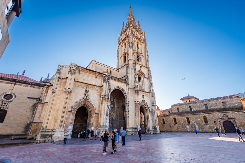 Ab Oviedo: Halbtageswanderung auf dem Jakobsweg