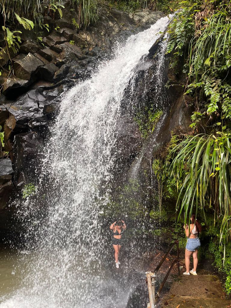 Grenada: Rum, Wasserfälle, Schokolade und Gewürze