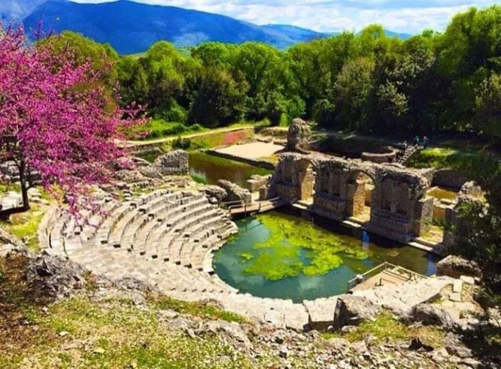 Ab Saranda: Tour zu Butrint, Landschaft und Schloss Lekuresi