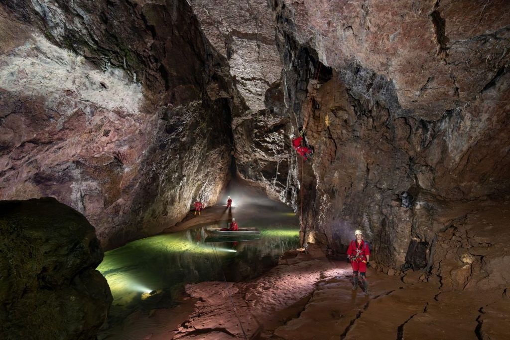 WOOKEY HOLE HÖHLEN: Wild Wookey Caving Adventure