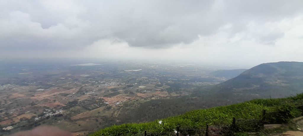 Entdecke die Nandi Hills mit mir – Hügel, Kulturerbe, Festung & Essen
