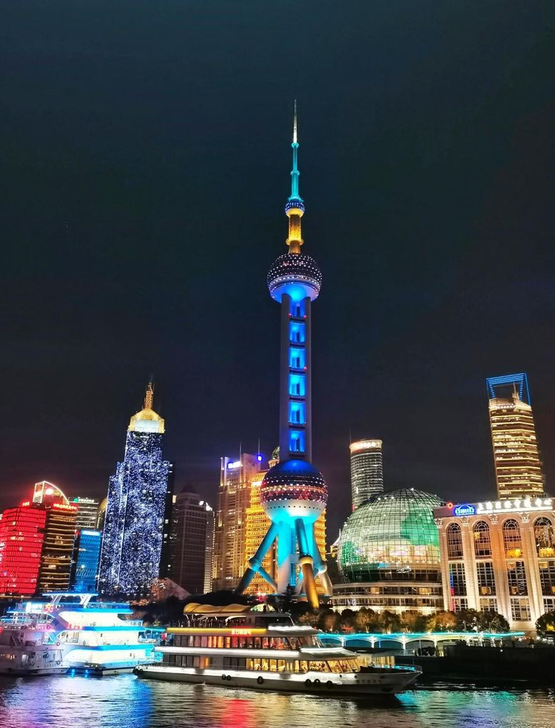 Shanghai Pier 16: Klassische Flussfahrt & Skyline