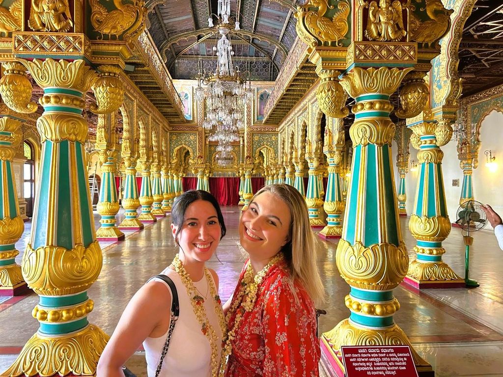 Bangalore: Geführte Tour durch den Mysore-Palast und den UNESCO-Tempel + Mittagessen