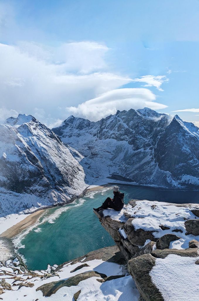 Lofoten: Geführte Schneeschuhwanderung zwischen Fjorden und Gipfeln