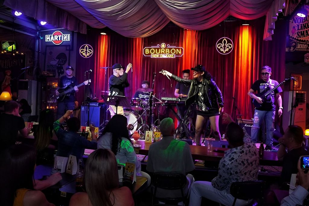 Nachtleben in Makati: VIP-Zugang zu Clubs, Rooftops und Go-Go-Bars