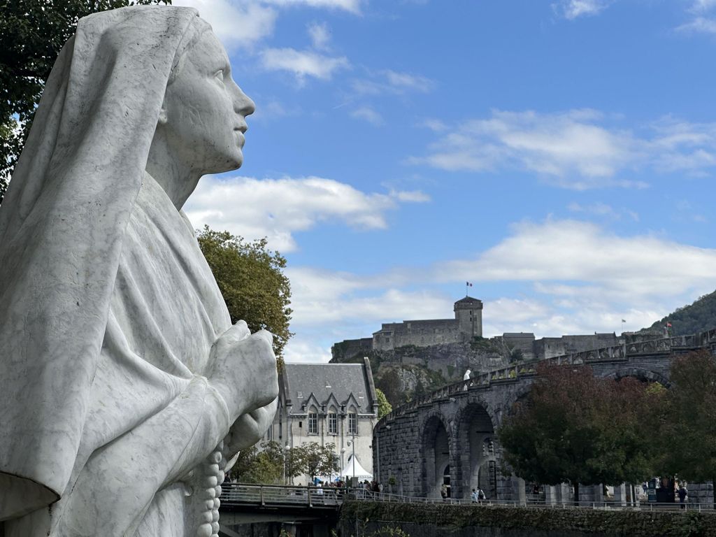 Lourdes aus der Sicht der Heiligen Bernadette: In der Gruppe