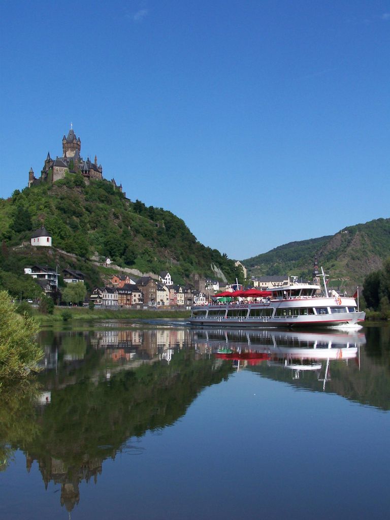 Cochem, Mosel: Schiff - Beilstein, Essen, Wein- und Likörprobe