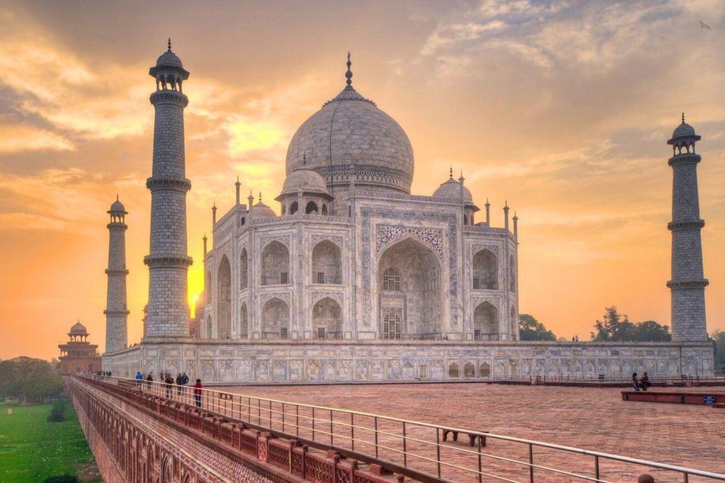 Private Tour zum Taj Mahal & Rotes Fort mit Mittagessen & Abholung