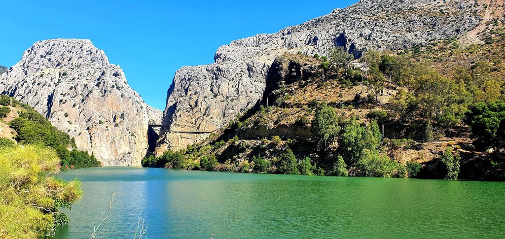 Caminito del Rey & weiße Dörfer mit Tapas ab Málaga