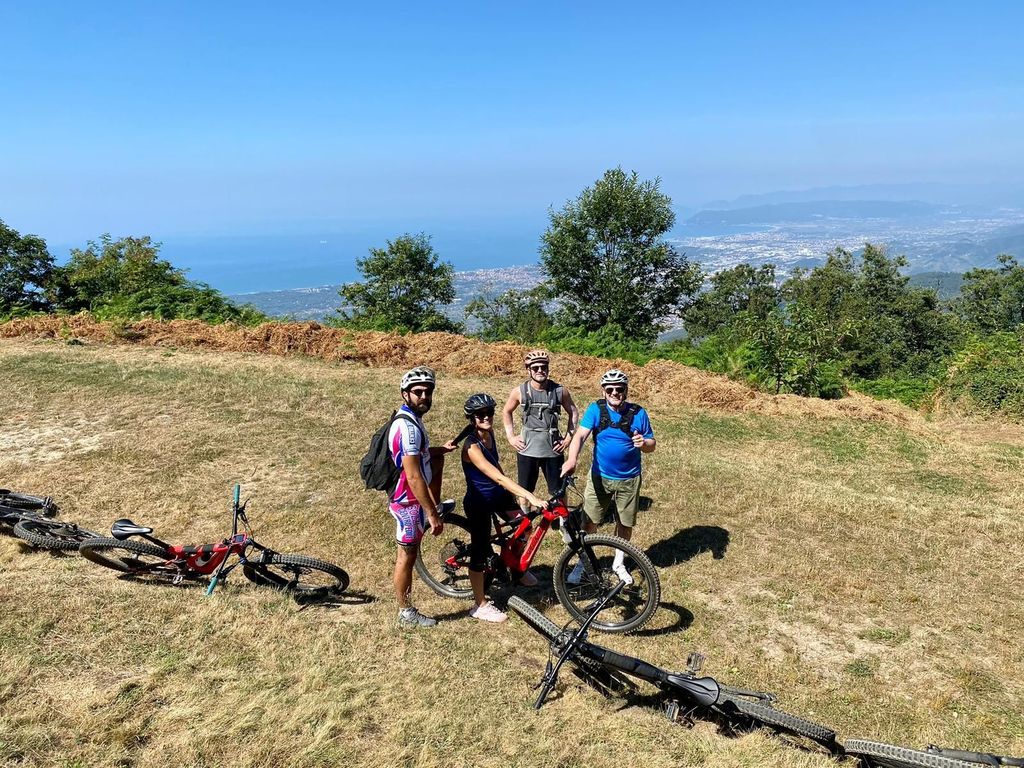 Vom Meer zu den Apuanischen Alpen: EBike Tour auf dem Monte Folgorito