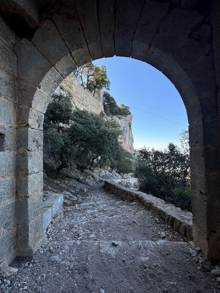 Alaró: Blue Zone Longevity Hiking zum Castell d’Alaró – Natur & Vitalität