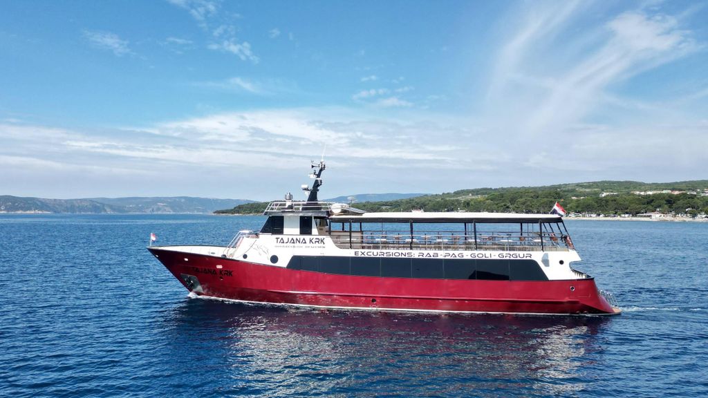 Krk: Rab & Pag Bootsfahrt mit Schwimmen & Städtetour mit Mittagessen
